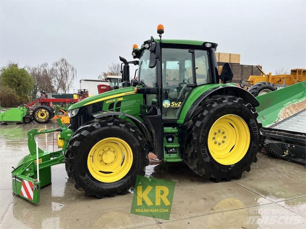 John Deere 6120M Tractoren