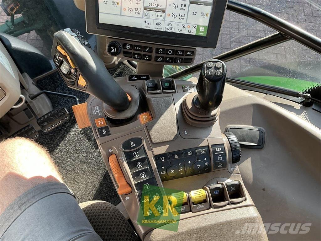 John Deere 6130R Tractoren