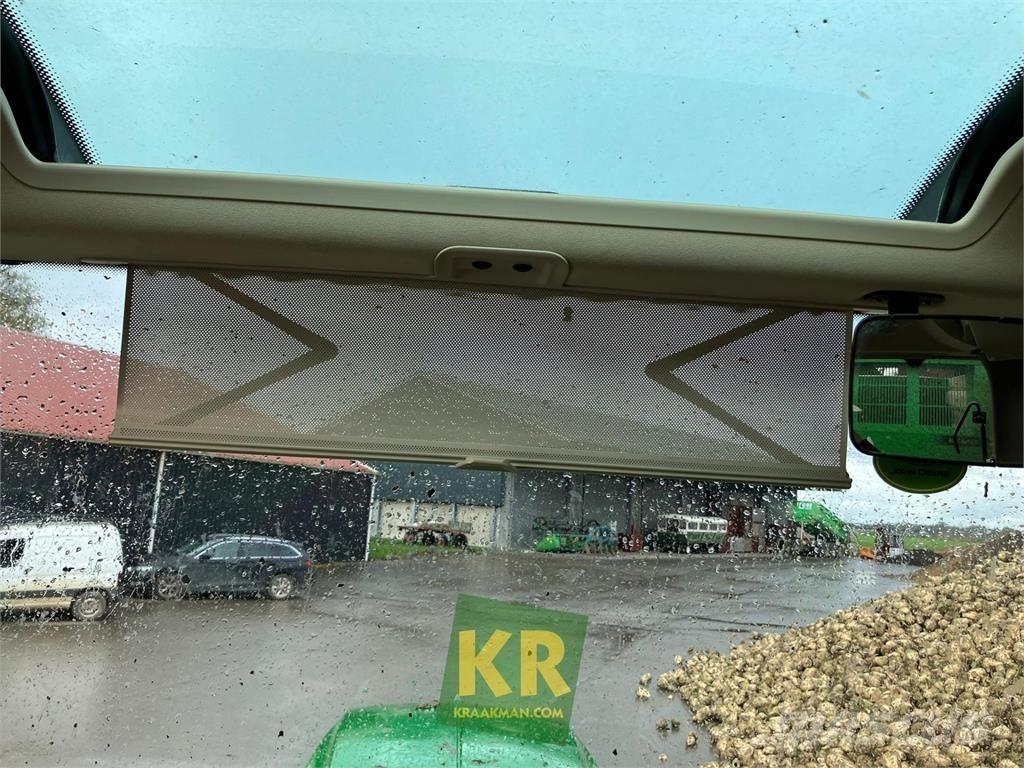 John Deere 6215R Tractoren