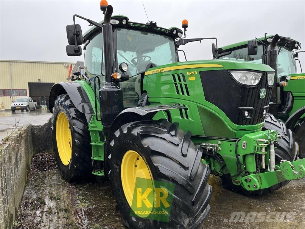 John Deere 6215R Tractoren