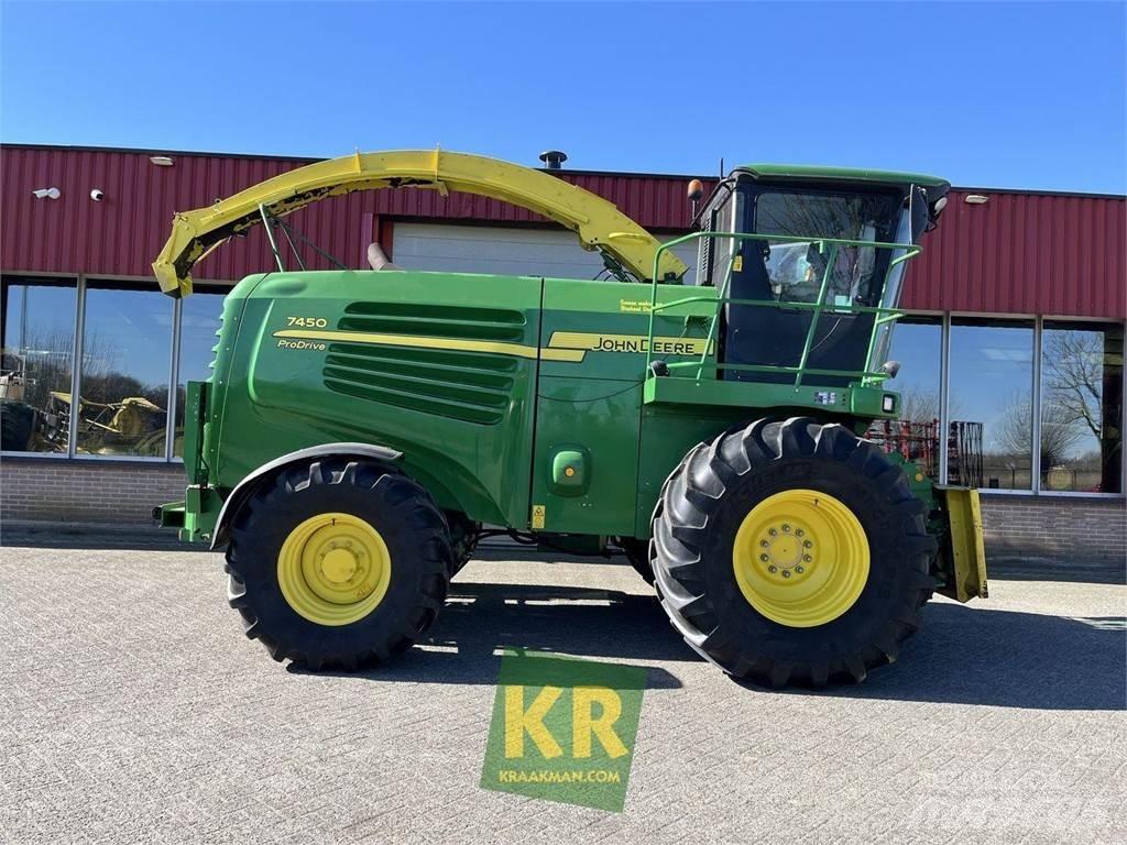John Deere 7450 Getrokken veldhakselaar
