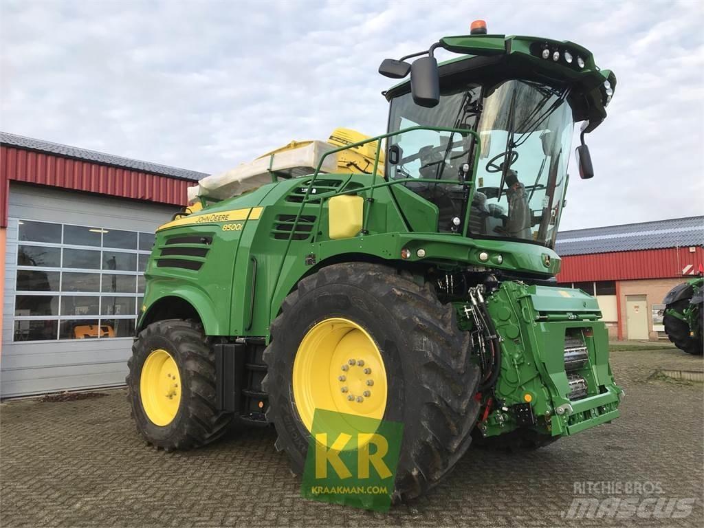 John Deere 8500 Getrokken veldhakselaar