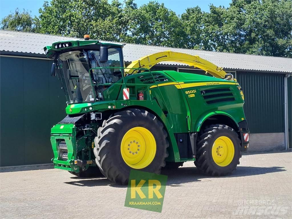John Deere 8500 Getrokken veldhakselaar