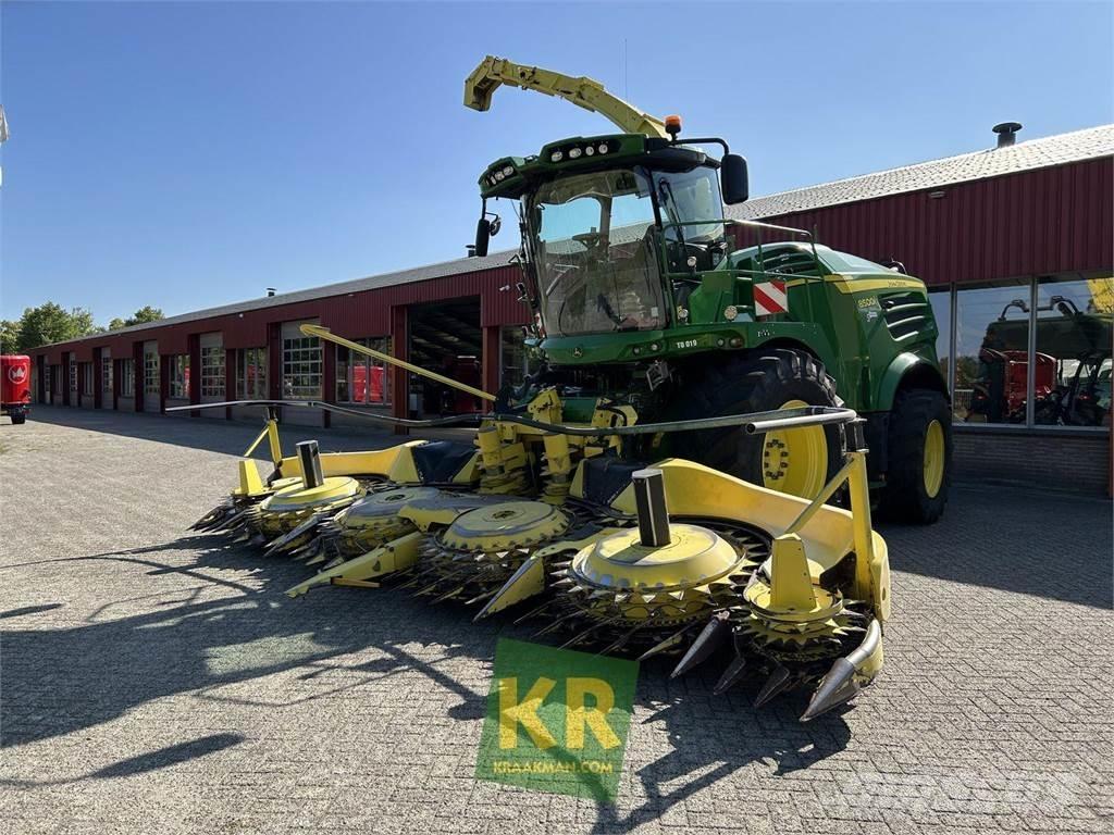 John Deere 8500 Getrokken veldhakselaar