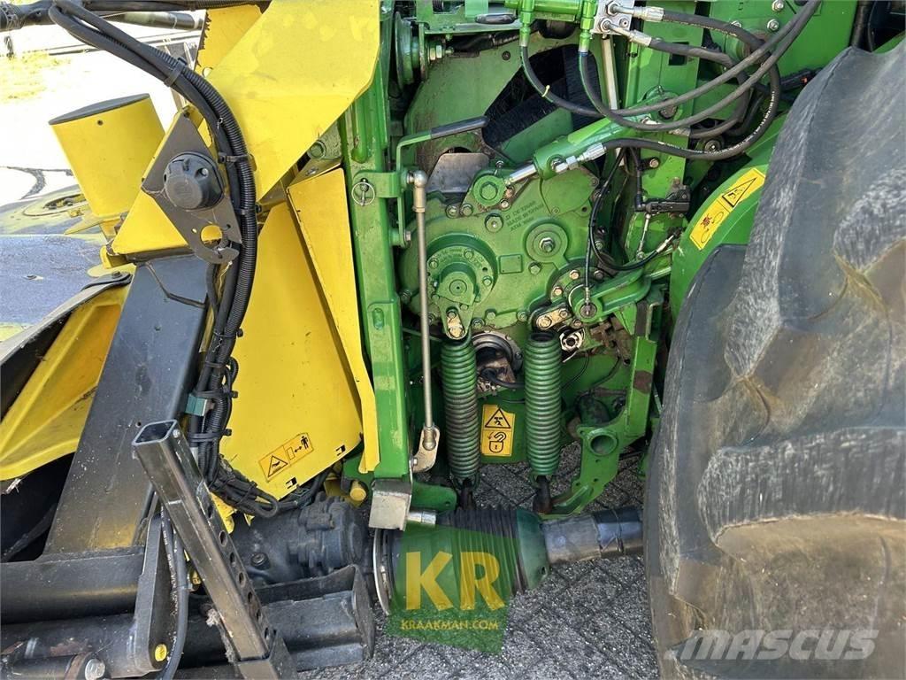 John Deere 8500 Getrokken veldhakselaar