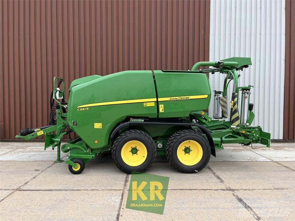 John Deere C441R Ronde-balenpersen