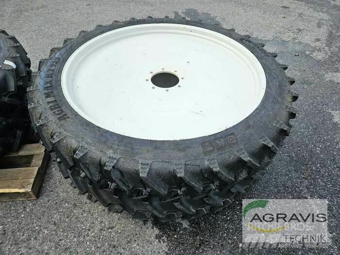 BKT KR270/95R42 Banden, wielen en velgen