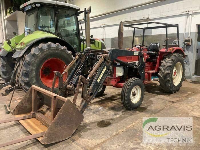 Case IH IHC 633 Tractoren