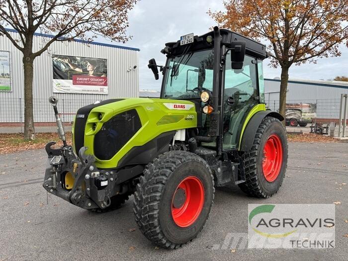 CLAAS NEXOS 240 L Tractoren