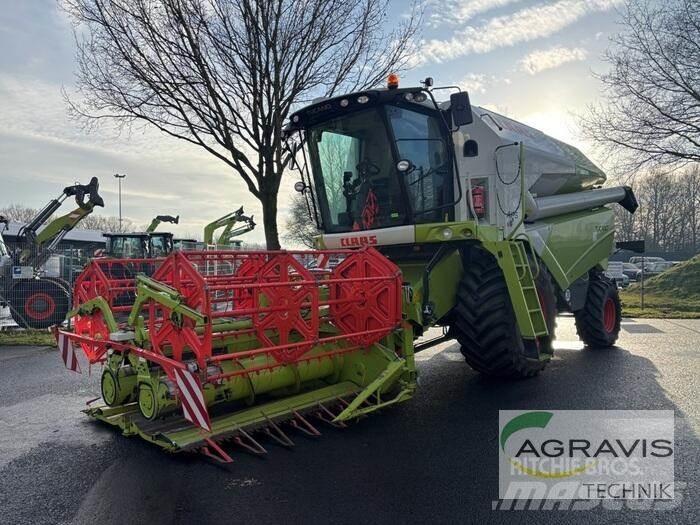 CLAAS TUCANO 420 Maaidorsmachines