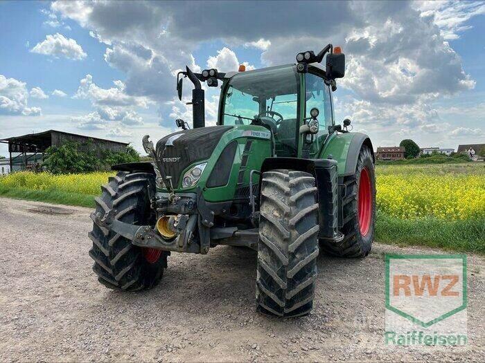 Fendt 718 Vario Tractoren
