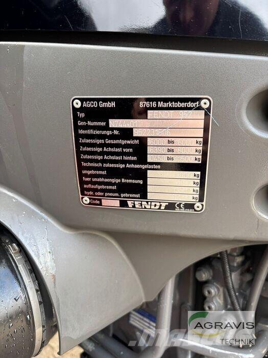 Fendt 933 VARIO S4 Tractoren