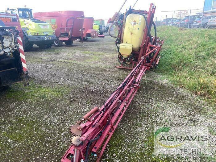 Hardi MEGA 1000 LTR. Getrokken spuitmachines