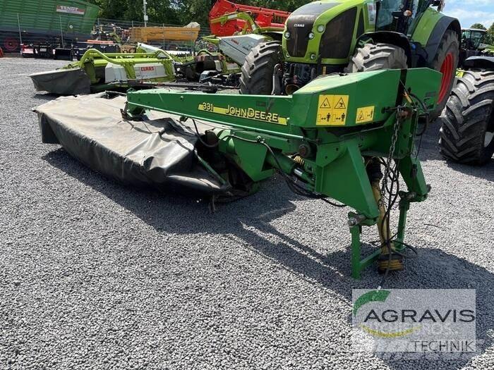 John Deere 331 Maaiers