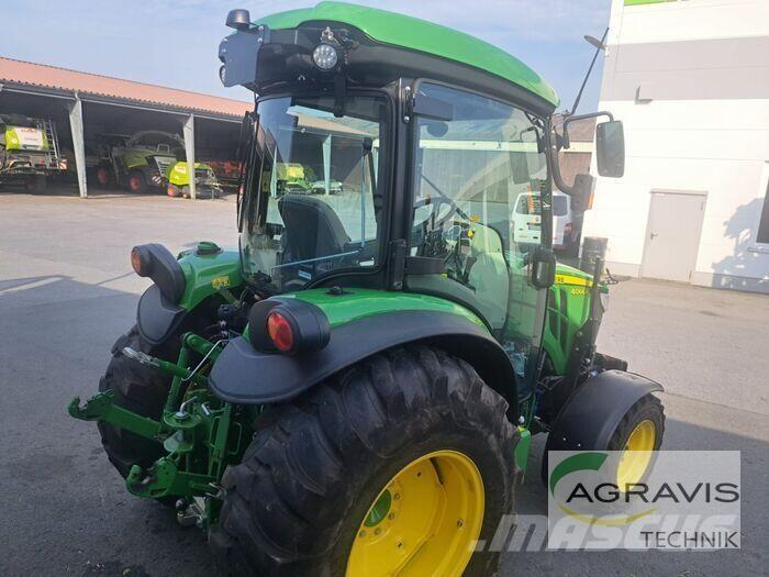 John Deere 4066 R Tractoren