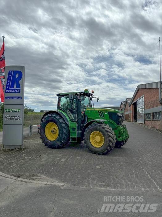 John Deere 6210 R Tractoren