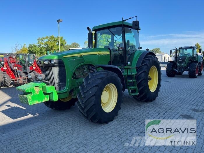 John Deere 8320 Tractoren