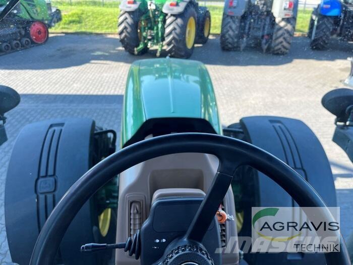 John Deere 8320 Tractoren