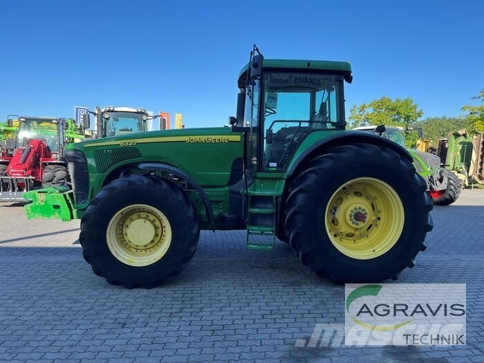 John Deere 8320 Tractoren