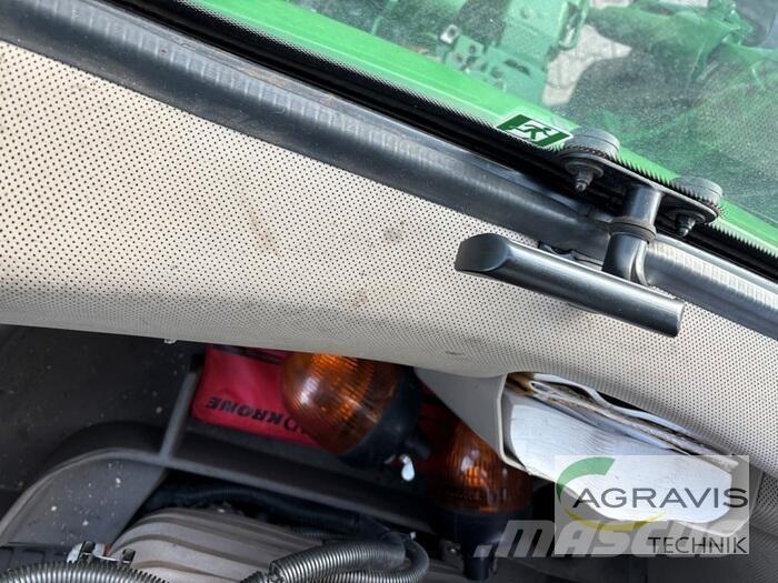 John Deere 8320 R Tractoren