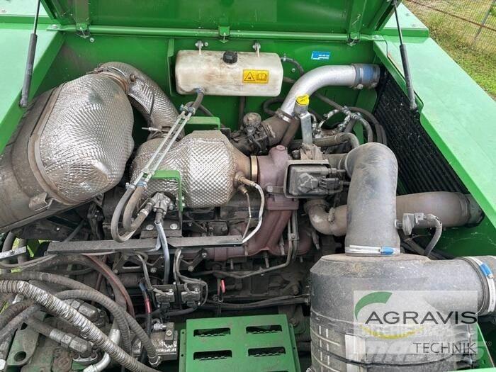 John Deere W 330 Maaidorsmachines