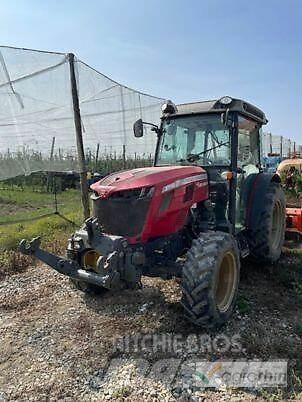 Massey Ferguson 3710 F Tractoren