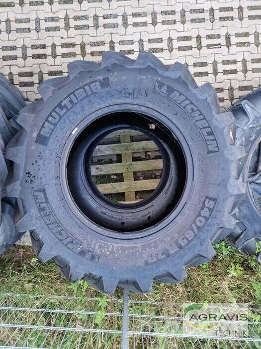 Michelin 540/65R28 Banden, wielen en velgen
