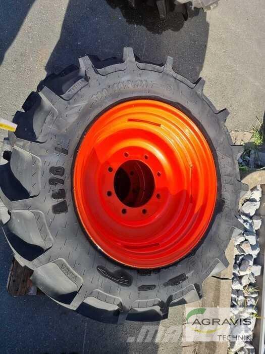 Mitas 320/70 R24 Banden, wielen en velgen