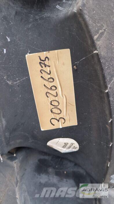 Mitas 440/65R24 Banden, wielen en velgen