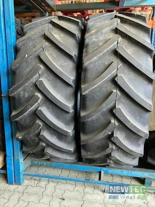 Mitas KR 650/65R42 Banden, wielen en velgen
