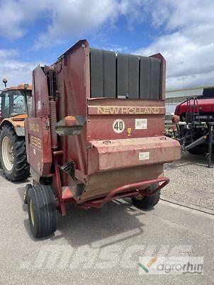 New Holland 658 Ronde-balenpersen