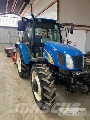 New Holland T5040 Tractoren