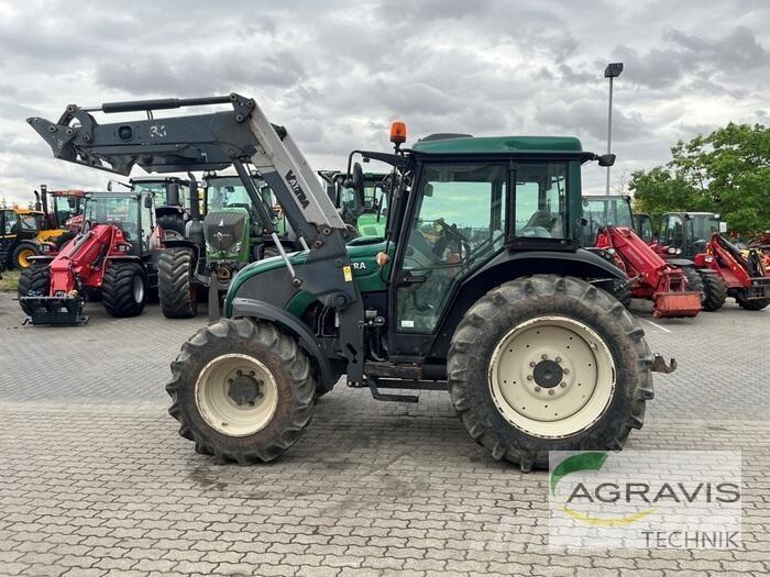 Valtra A 83 H Tractoren
