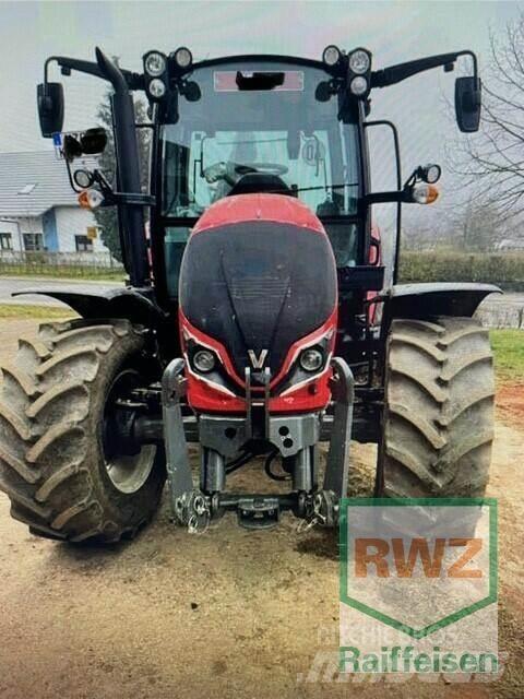 Valtra A85 Tractoren