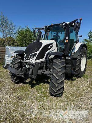 Valtra N155 DIRECT Tractoren