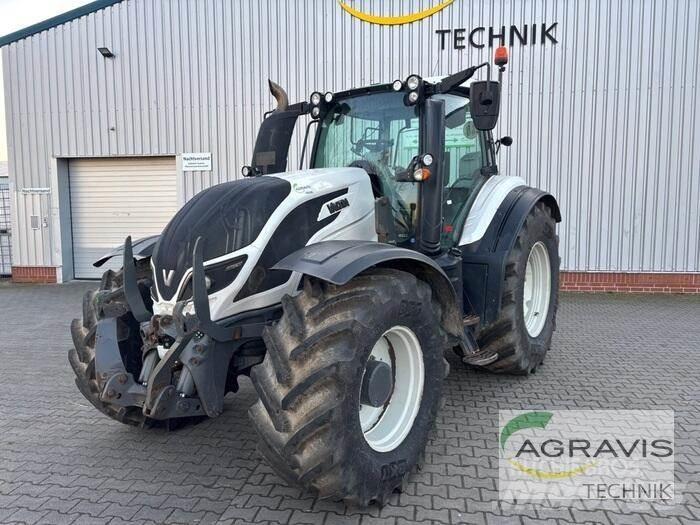 Valtra T 214 D Tractoren
