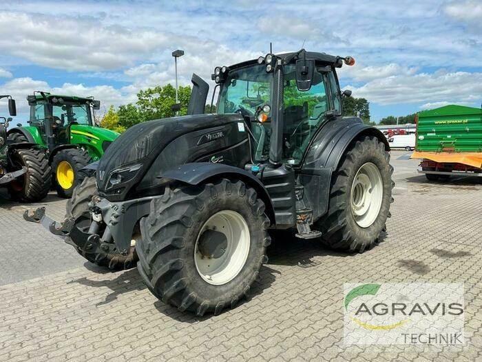 Valtra T 214 D 1B8 Tractoren