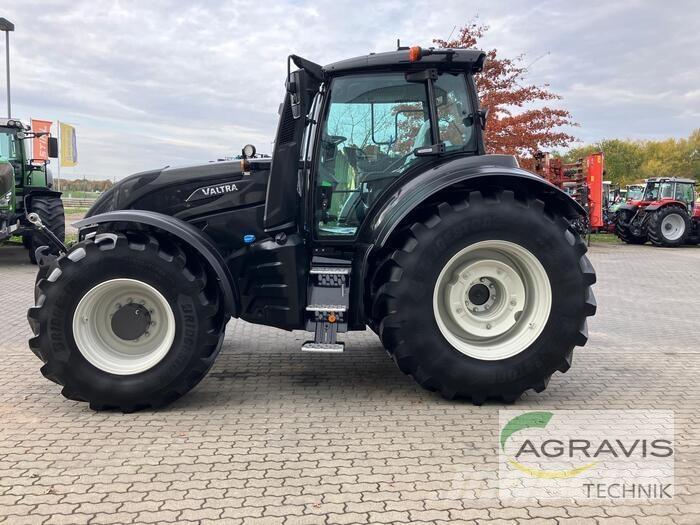 Valtra T 235 D Tractoren
