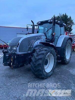 Valtra T172 HITECH Tractoren
