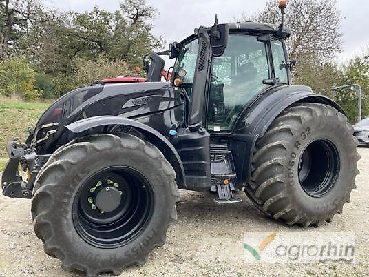 Valtra T215D Tractoren
