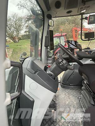 Valtra T215D Tractoren