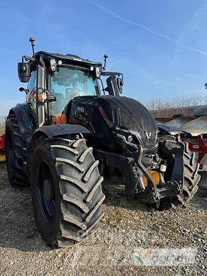 Valtra T235 Diect Tractoren