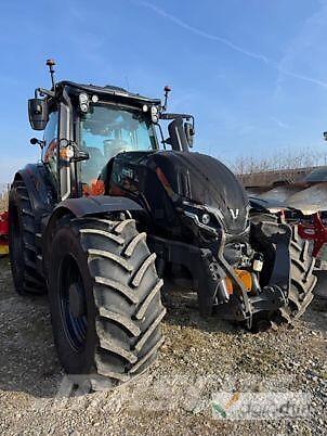 Valtra T235 Diect Tractoren