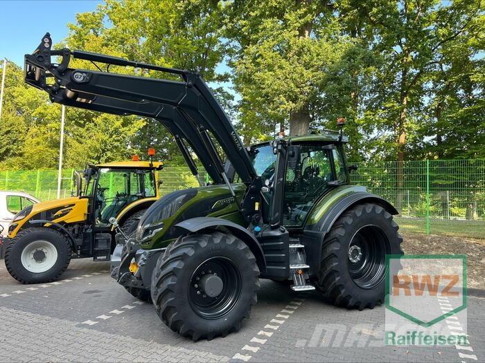 Valtra T255Versu Tractoren