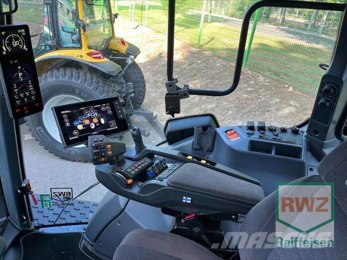 Valtra T255Versu Tractoren