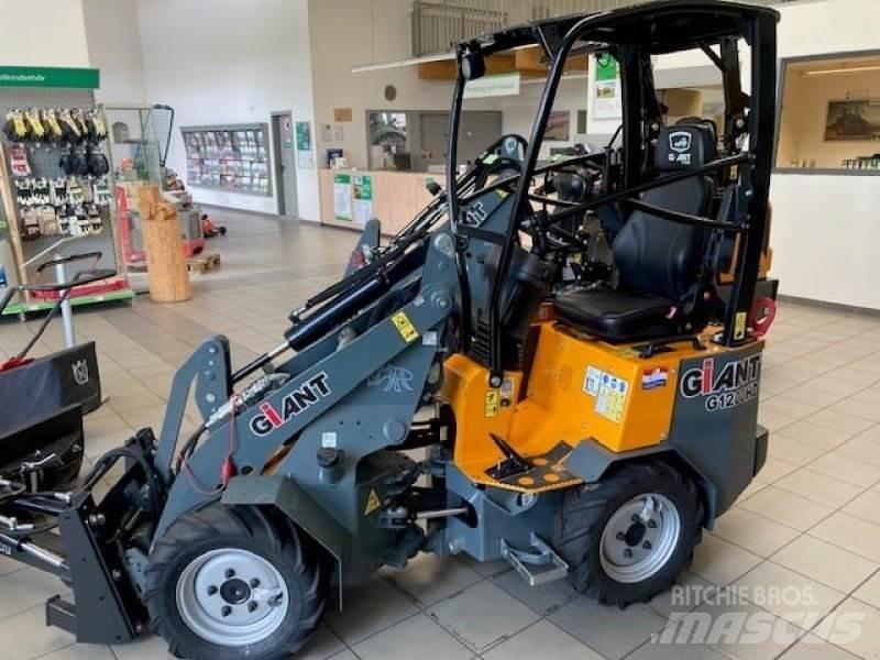 GiANT G1200 Schrankladers