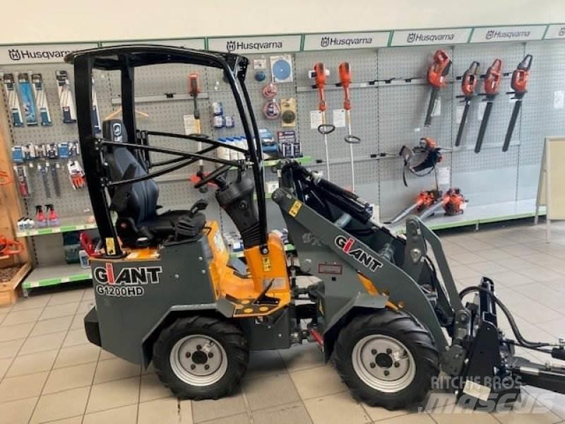 GiANT G1200 Schrankladers