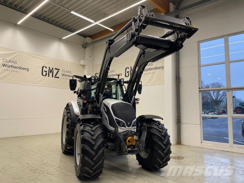 Valtra N154 Tractoren