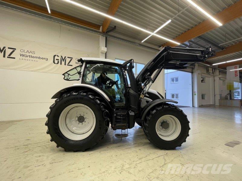 Valtra N154 Tractoren