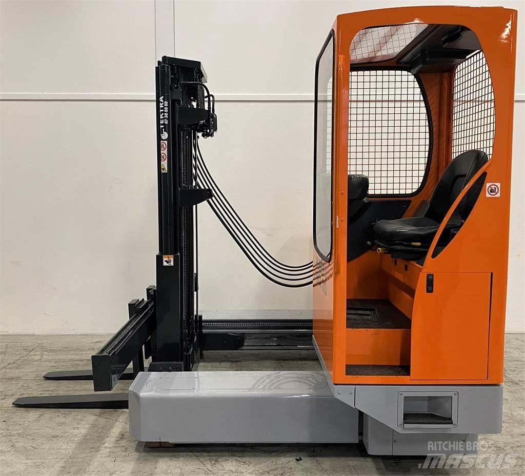 Hubtex MQ 30 AC Four-way truck